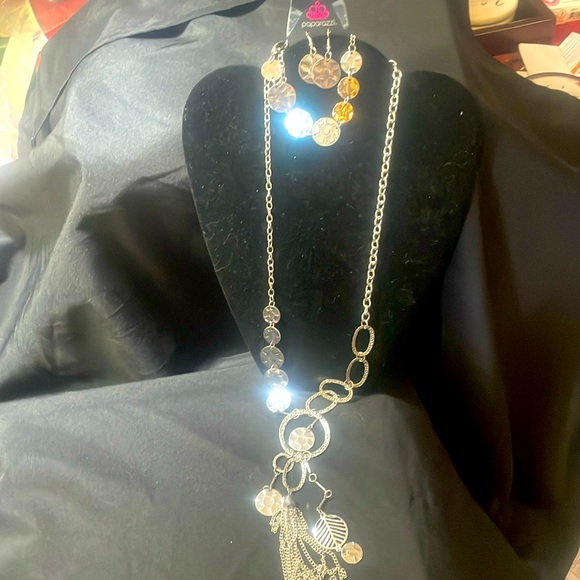 3pc Statement Jewelry Set-silver tone Wear with a black top or dress and wowza - Picture 1 of 4
